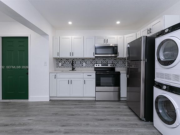 5th image of 6125 SW 40th Ct #4