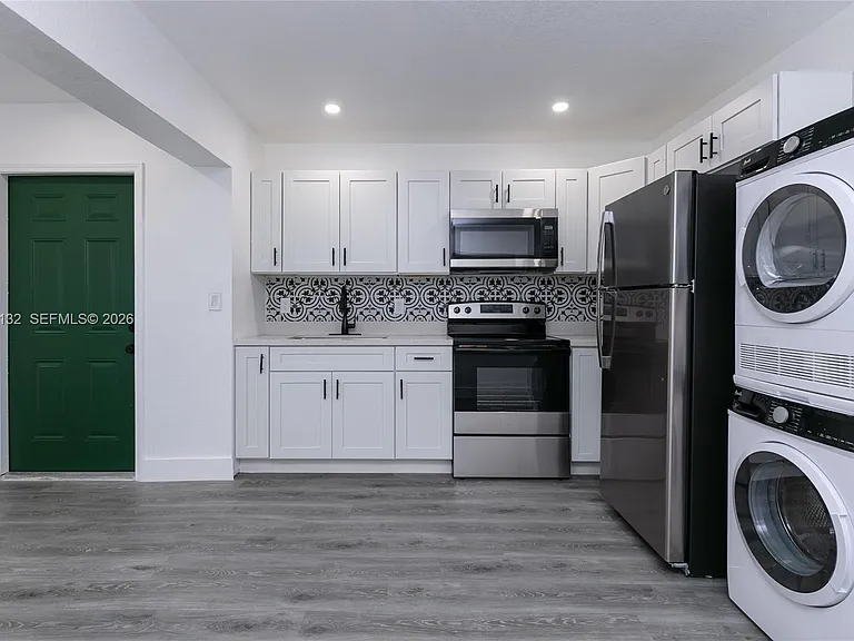 6125 SW 40th Ct #4 — Photo 5