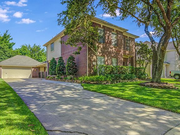 3rd image of 13418 Scenic Glade Dr