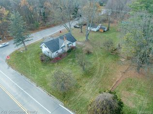 5181 N Milford Rd, Highland, MI 48356