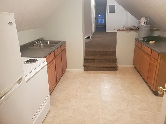 2nd image of 512 W 6th St #1