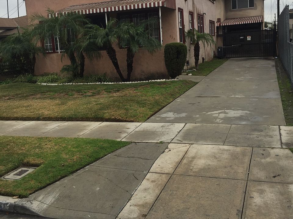 2nd image of 826 E 87th Pl #House