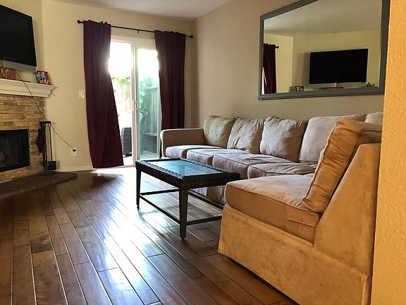 3rd image of 1027 Tourmaline St Unit C