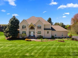 6N724 Mallard Lake Rd, St Charles, IL 60175