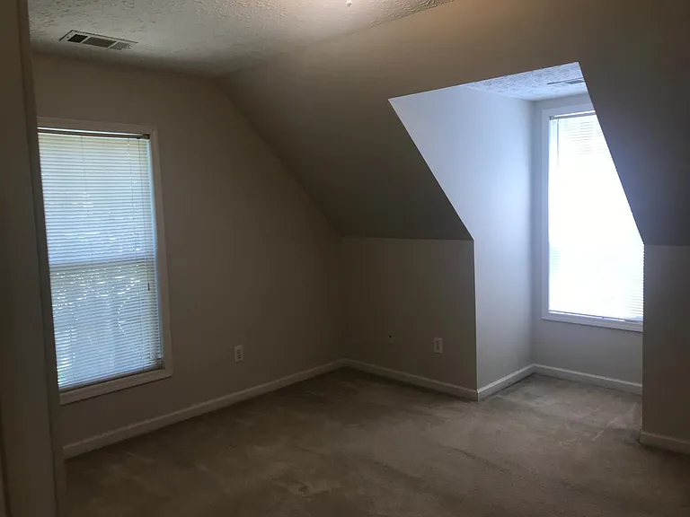 2660 Gilbert St SE — Photo 15