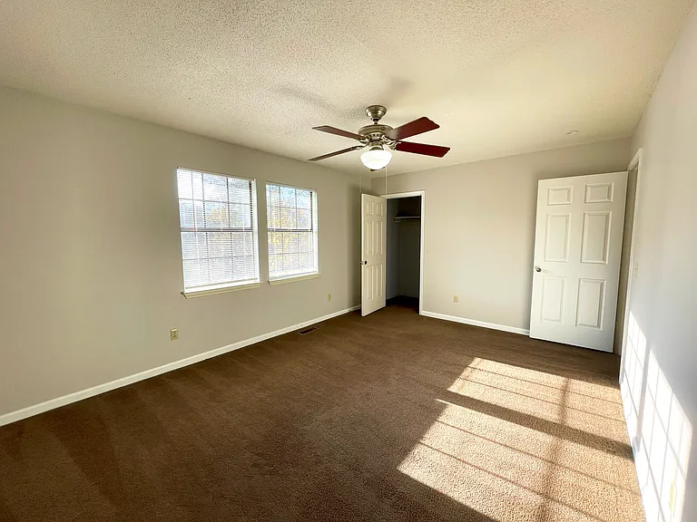 9048 Daisy Dallas Rd #B — Photo 10
