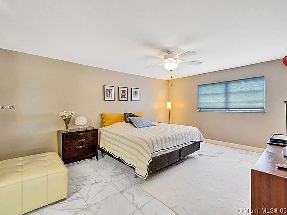 5th image of 3860 NE 170th St APT 405