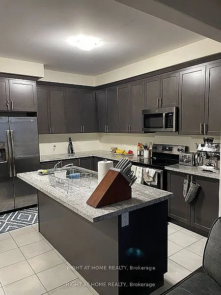 4 bed, $3,200 — Photo 4