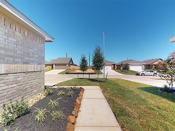 3rd image of 27015 Winward Creek Trl