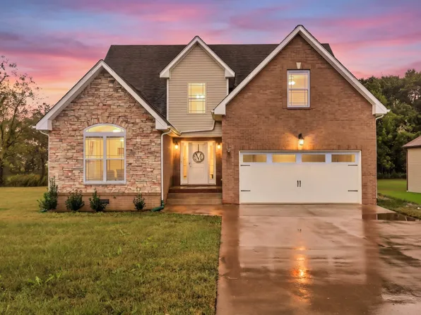 1042 Taits Station Dr, Clarksville, TN 37040