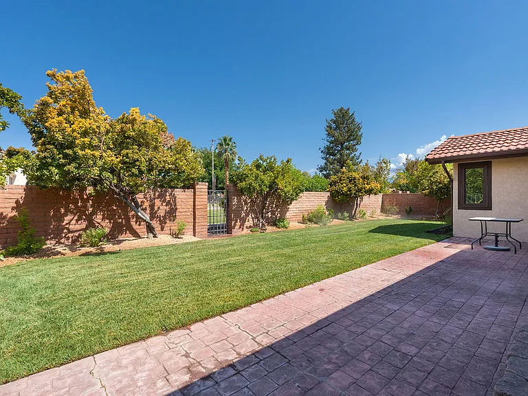 545 S Valley View Dr #137 — Photo 7