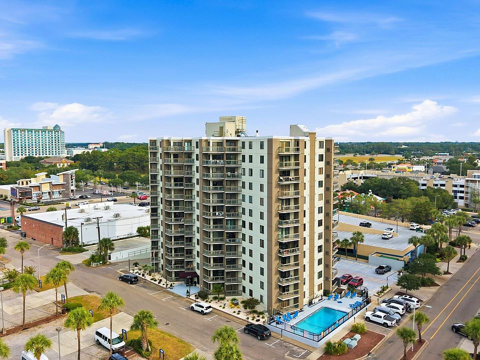 1st image of 400 20th Ave. N #604