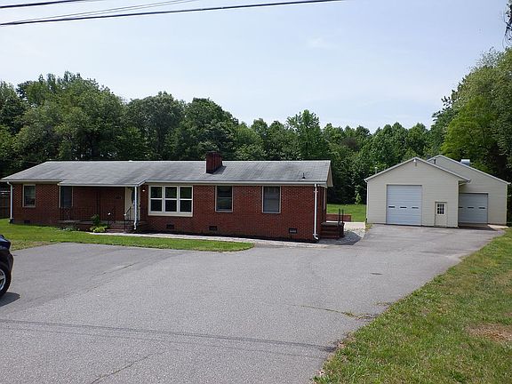 2nd image of 938 White Oak Rd