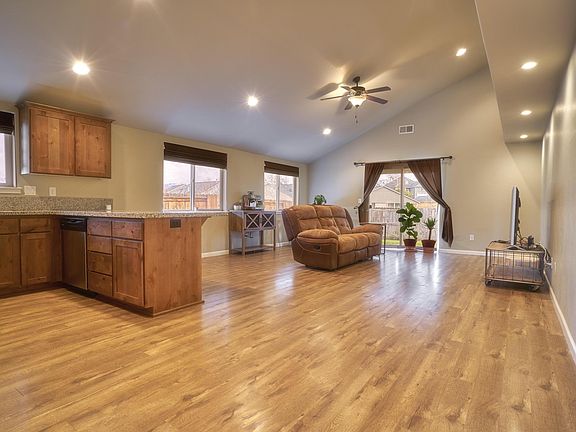 3rd image of 420 Sienna Hills Dr