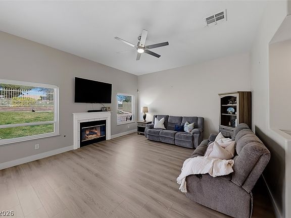 5th image of 5004 Desert Fir Dr