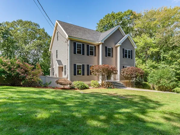 22 Mill St, Middleton, MA 01949