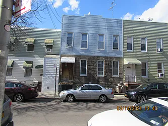 1667 George Street  image 1 of 25