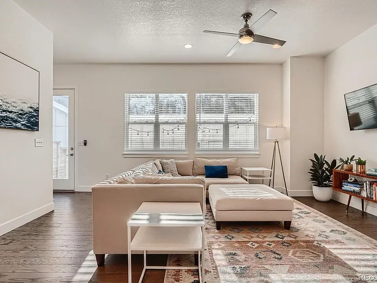 6003 N Galena St — Photo 10