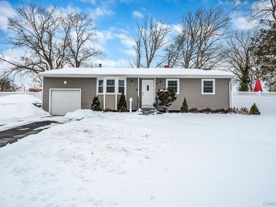 9 Amfer Court, Bay Shore, NY, 11706