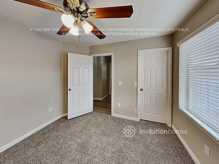 11258 W Locust Ln — Photo 12