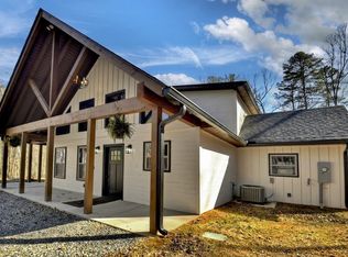 67 Oakwood Trl, Mineral Bluff, GA 30559