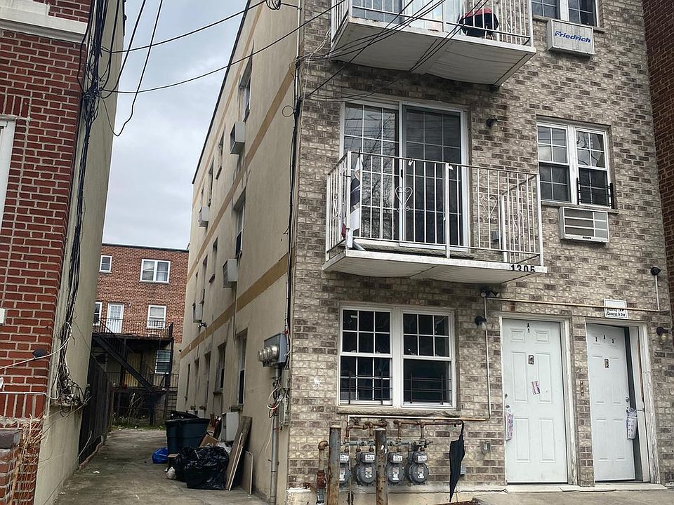 1st image of 1305 Needham Ave #1