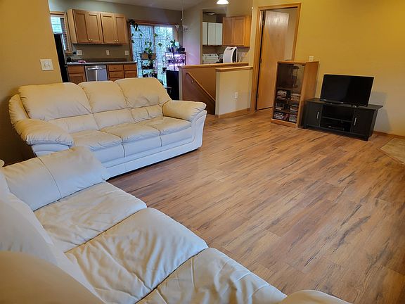 4th image of 2030 E Breezewood Ct