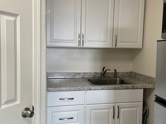 5th image of 1250 Potter Ave #2