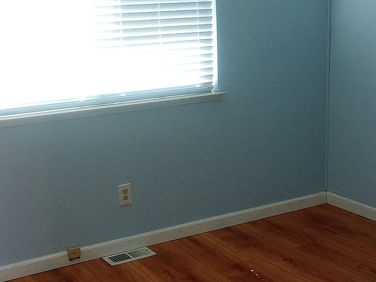 290 Riverview Dr — Photo 15