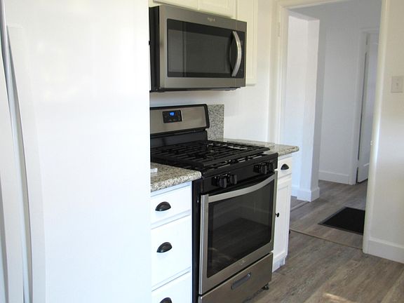 5th image of 845 5th St E