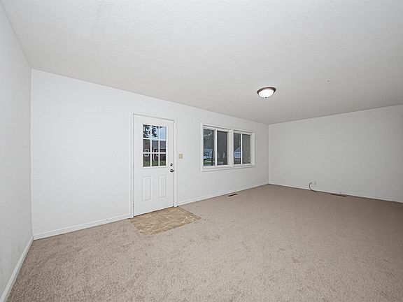 3rd image of 933 W 9th St