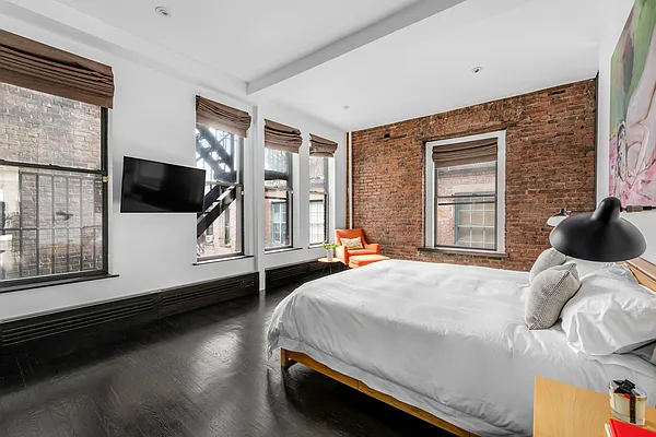 Sold by Douglas Elliman | media 10