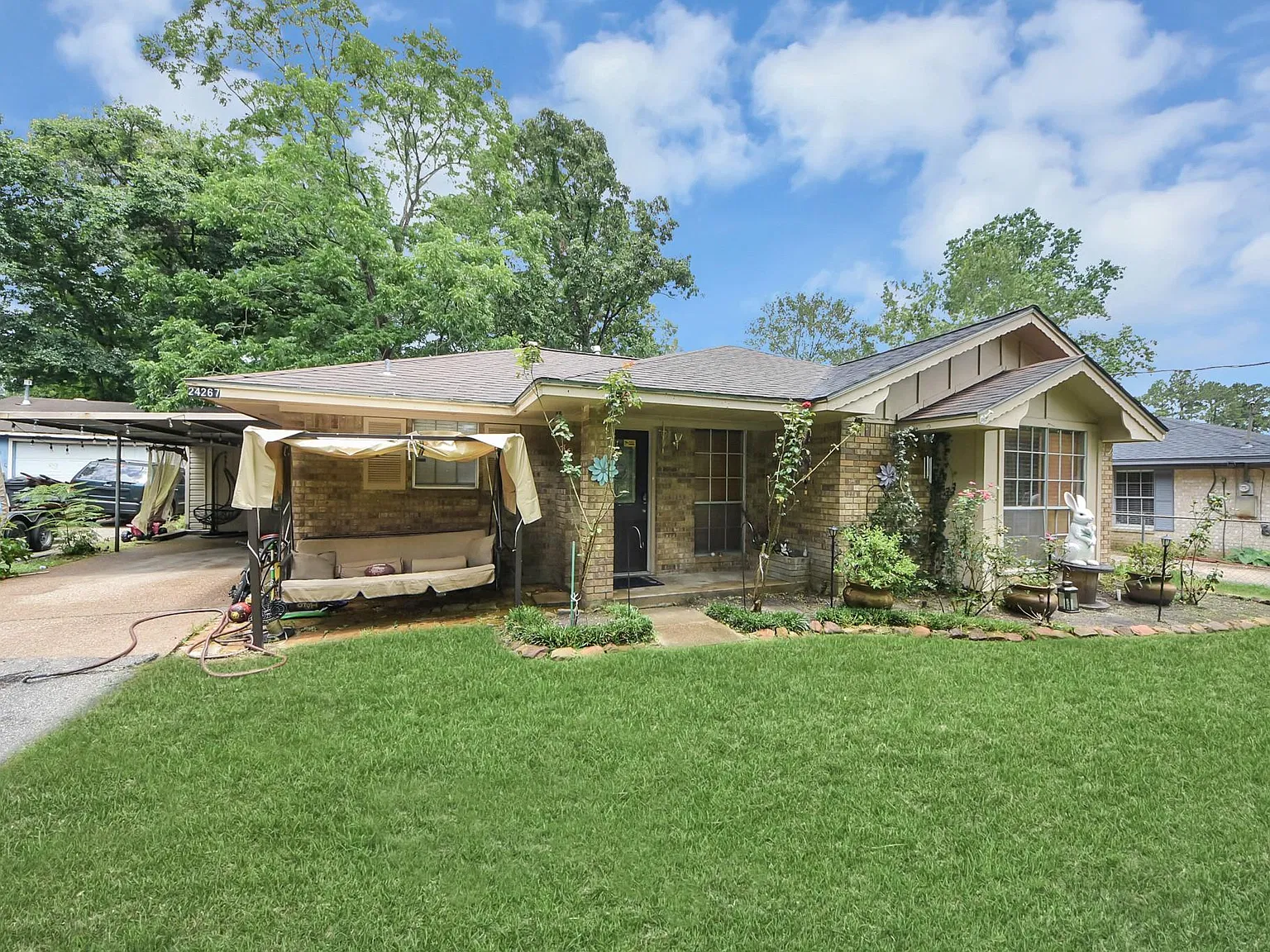 3 bed, 2.0 bath, 1752 sqft, $1,950 — Photo 1