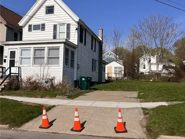 229 1/2 E 2nd St, Oswego, NY 13126