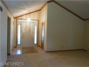 5th image of 40 Montgomery Dr