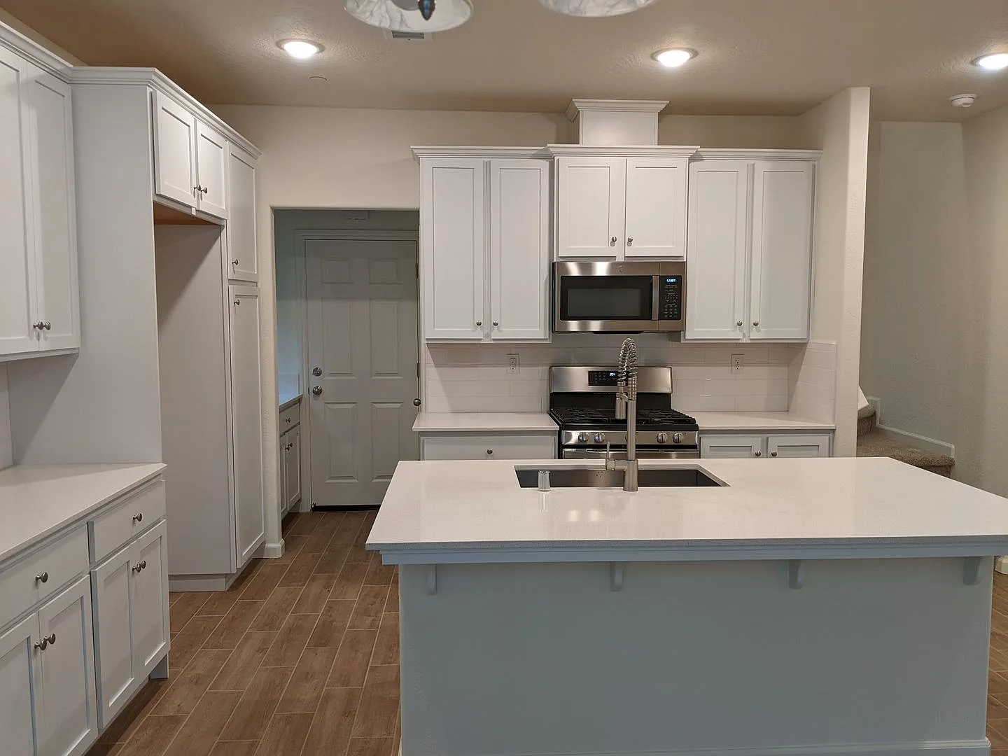 Newer construction, Wilson home in the Ave. Community offering nice features. Clovis Schools. — Photo 4
