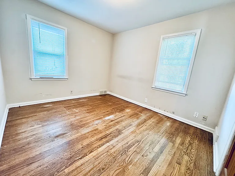 370 Bird Ave — Photo 10
