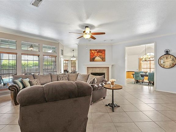 3rd image of 3301 Glade Creek Dr