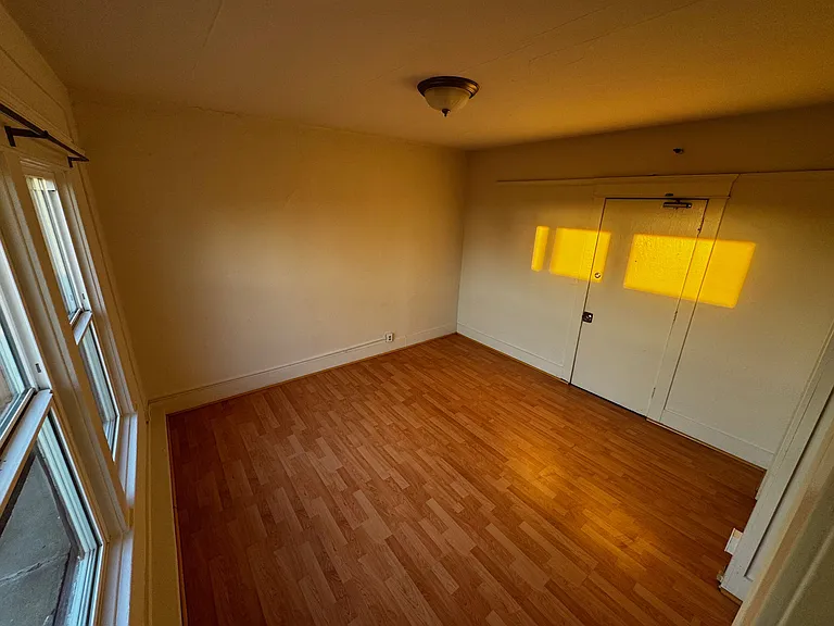 51 Rose Ave — Photo 9