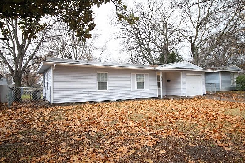 1st image of 3018 Shorewood Dr