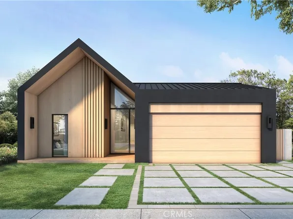382 Costa Mesa St, Costa Mesa, CA 92627