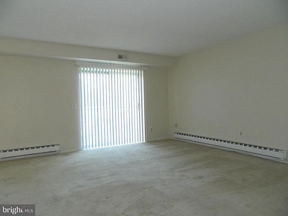 4th image of 15300 Wallbrook Ct #47-2E