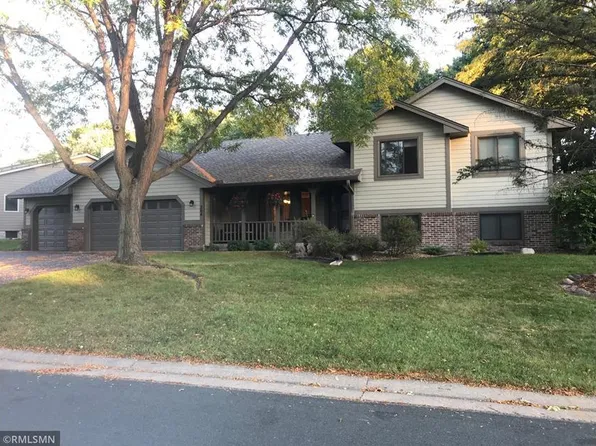 264 Oak Hill Dr, Shoreview, MN 55126