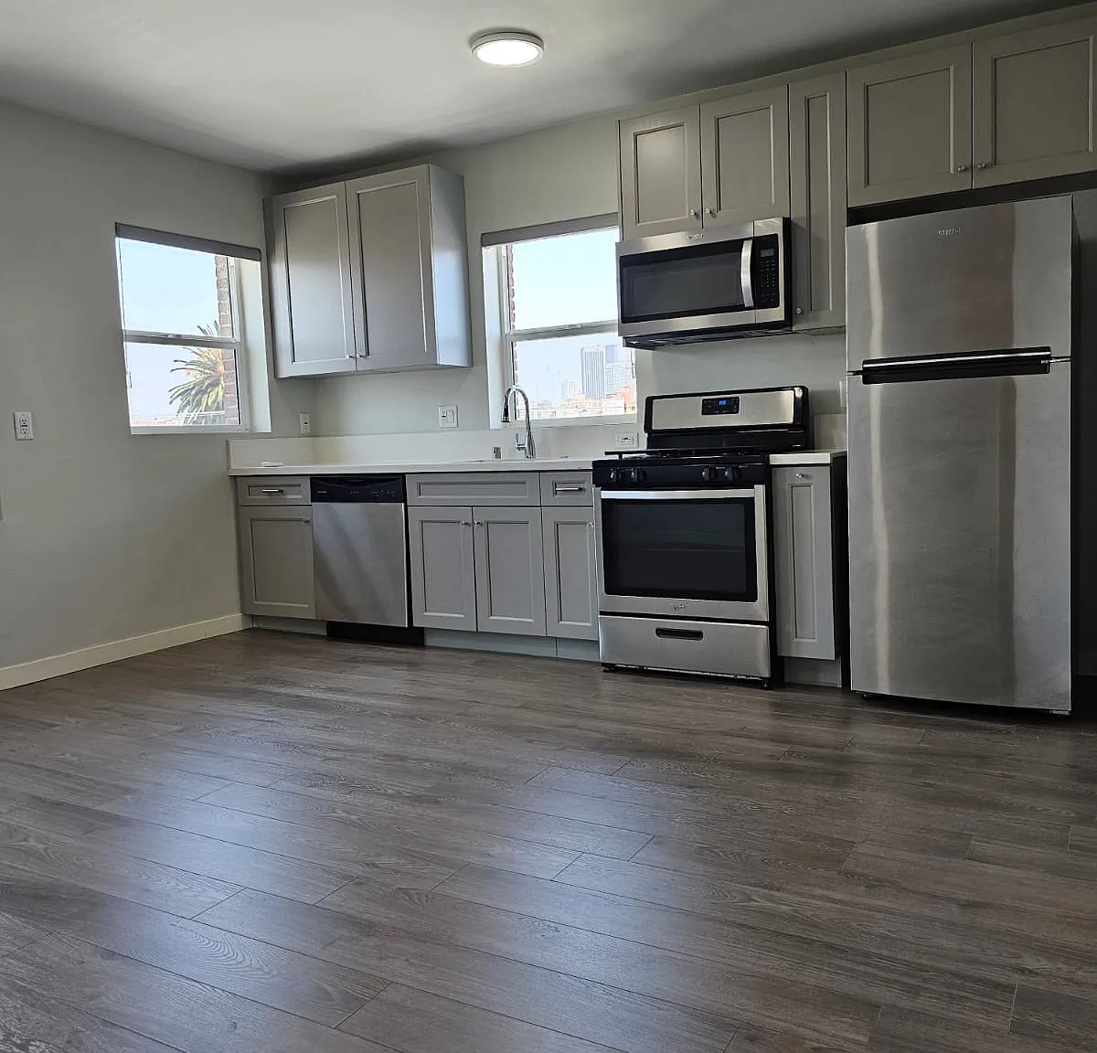 Grand View Apartments — Photo 4