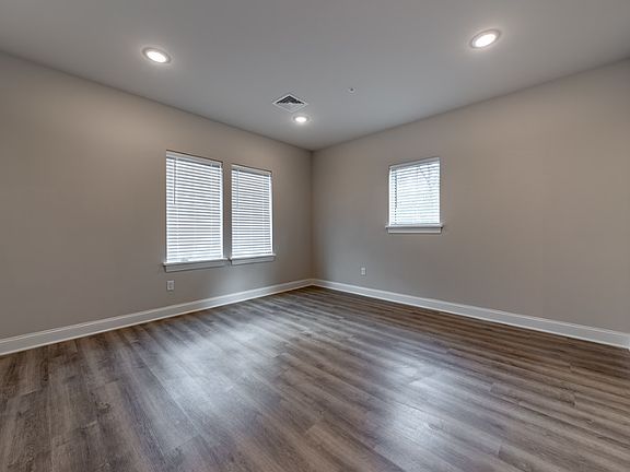 5th image of 30 Excelsior Spring Ave #C9