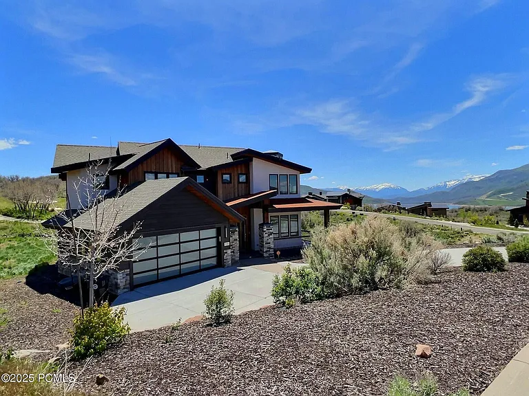 1135 E Lasso Trl — Photo 33