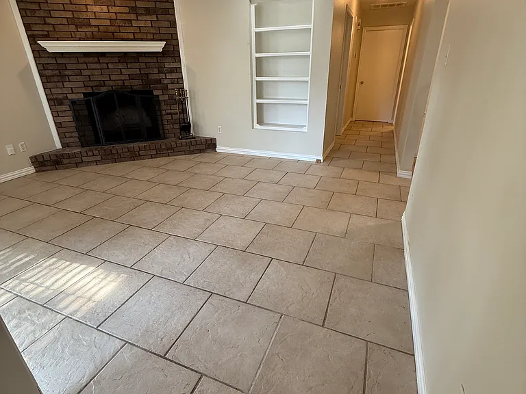 2611 Louisville St #2611 — Photo 2