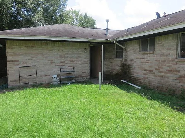8811 Burford Ln — Photo 4