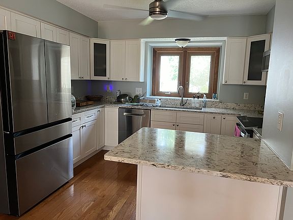 5th image of 208 Sandstone Dr #208