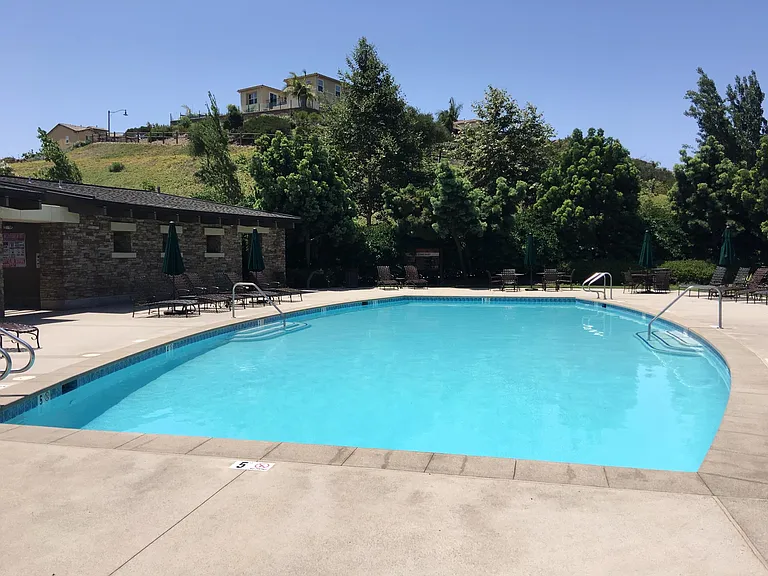 Community pool 2, year round heated. with BBQ